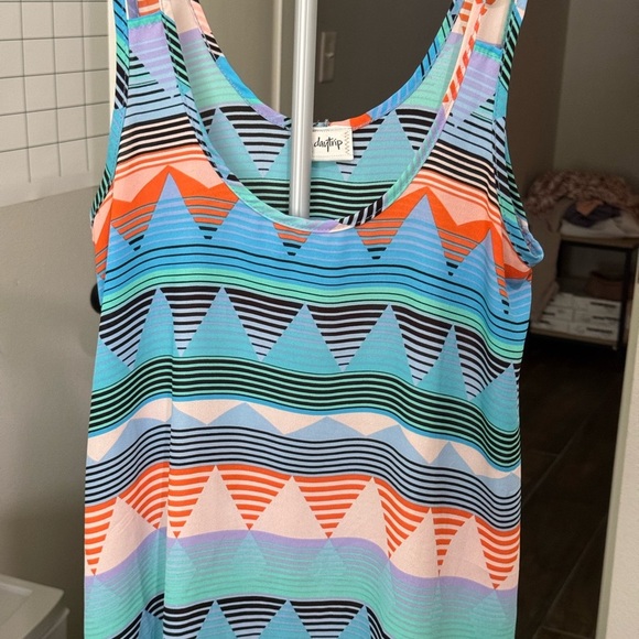 Daytrip Multicolor Geometric Tank Top - Picture 1 of 7